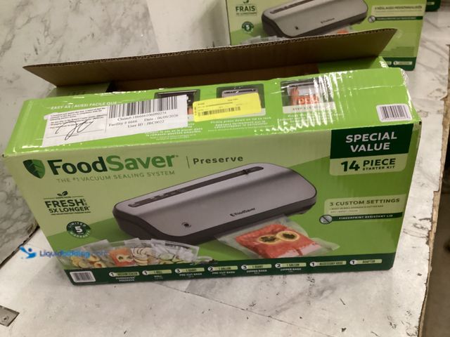 Lot 49-5542812 - FoodSaver 14-Piece Starter Kit with Vacuum Seal Roll and Bags Unused