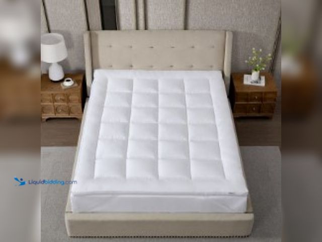 Lot 49-1625737 - Allswell Down Alternative Mattress Topper Queen, Model # WM23AW-TP21QN, Slightly used.   Ref#WM0703