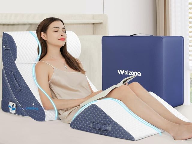 Lot 49-3481725 - 4Pcs Orthopedic Bed Wedge Pillow Set for Post Surgery, Gel-Infused Memory Foam Layer Wedge Pillow fo...