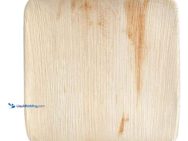 Lot 49-3464209 - Meet Palm Leaf 10 x 10 Square Plates, Pack of 50, Unused.  Ref#MTMED0624