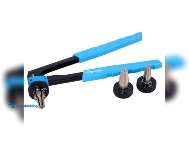 Lot 49-5581606 - SharkBite 1/2 in. to 1 in. Manual Auto Rotation PEX-A Expansion Tool              Model # 25214Z USE...