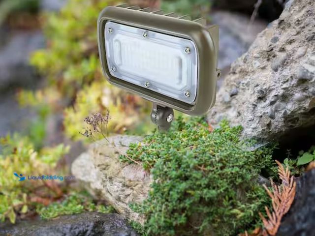 Lot 49-1623872 - Commercial Electric 30W Line Voltage Bronze Integrated Outdoor LED Wall Wash Light with Adjustable M...