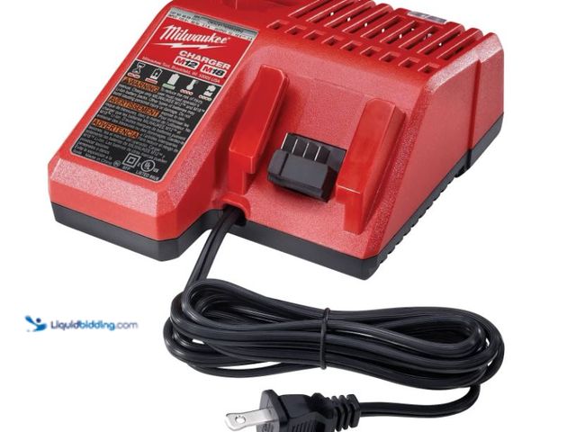Lot 49-5452499 - Milwaukee M18™ & M12™ Multi-Voltage Charger Item is unused and dusty, does not include battery. Test...
