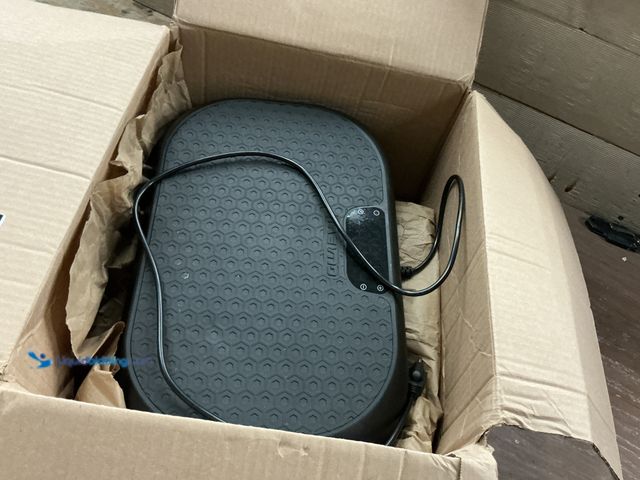 Lot 49-5463614 - Vibration Exercise Plate (powers on) Used