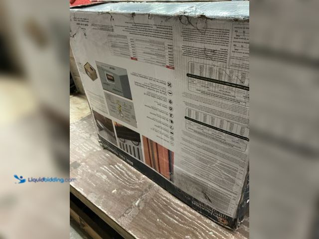 Lot 49-3540098 - Mr Heater 30000 BTU Vent Free Radiant Dual Fuel Heater (dented grate) (scuffs and scratches) (unable...