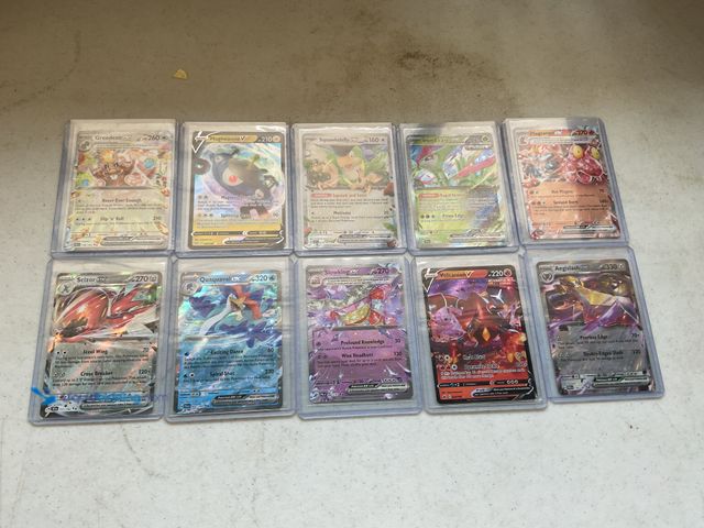 Lot 49-1804629 - 10 BETTER POKEMON CARDS.