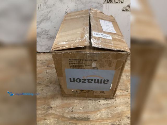 Lot 49-3528746 - VEVOR 10,000PSI Air Hydraulic Pump, 0.42 Gal Reservoir, NPT 3/8 In Oil Outlet, NPT 1/4 In Inlet, Alu...