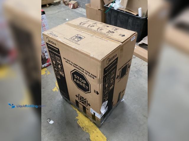 Lot 49-5573510 - Midea 18 Inch Built-in Dishwasher, 8 Place Settings, Stainless Steel Tub, Used, Dirty
