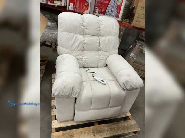 Lot 49-5463559 - White Recliner (dirty, see photos) (tested works) Used