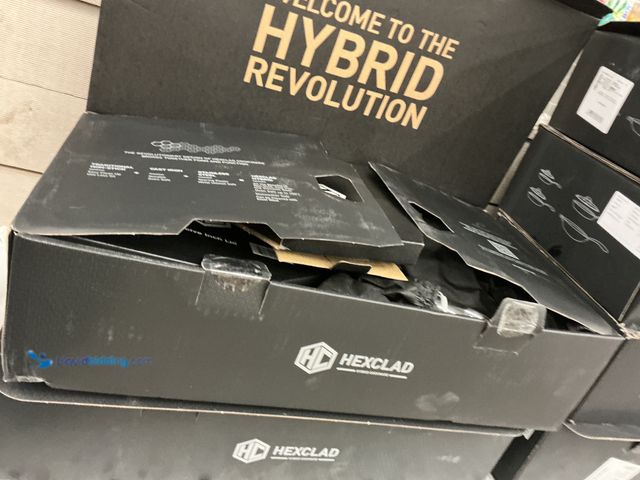 Lot 49-5485288 - HexClad 7-piece Cookware Set. Item 1244601 | Model 859006007083. Unused.