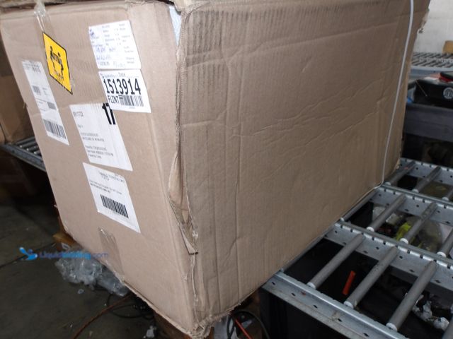 Lot 49-1513914 - Drake Two Piece Elongated 128 GPF Univer Toilet, Unused (Fact Pack)   Ref#4G-0723