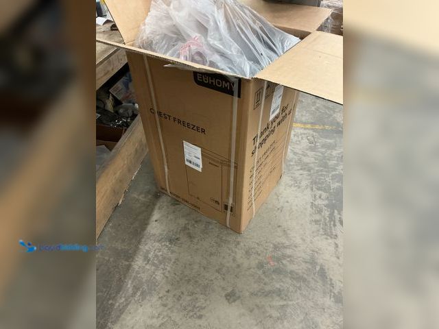 Lot 49-5459835 - Euhomy Chest Freezer. Black. Model# MCF001-35BL-USEH Unused and working.