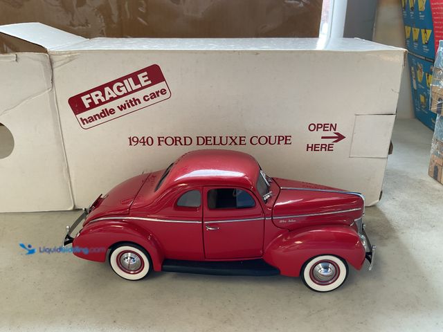 Lot 49-1830632 - COLLECTIBLE HIGH END DETAIL DANBURY MINT 1940 FORD DELUXE COUPE 1/24 SCALE DIECAST CAR IN ORIGINAL B...