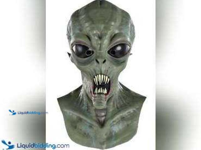 Lot 49-5423765 - Alien Halloween mask with glow in the dark teeth and forehead. Unused.
