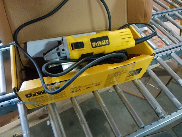 Lot 49-3472061 - DEWALT 7 Amp 4.5 in. Small Corded Angle Grinder with 1-Touch Guard Model # DWE4011, Slightly Used  R...