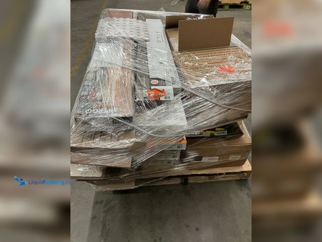 Lot 49-5464068 - Misc. Flooring Pallet (different brands/sizes/etc)
