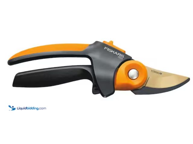 Lot 49-1631171 - Lot of (2) Fiskars PowerGear2 3/4 in. Cut Capacity 8.8 in. Bypass Pruning Shears with SoftGrip Handl...