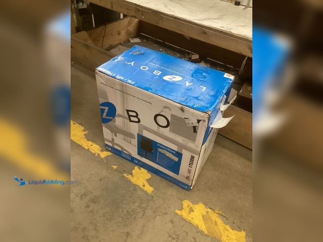 Lot 49-5483456 - La-Z-Boy Manager Office Chair, Black. Model: 1752898. Unused