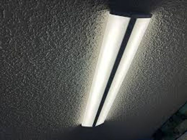 Lot 49-5543893 - Commercial Electric 1-Pack 4 ft. 7500 Lumens LED Wraparound Light Fixture 65W 120-277V Bright White ...