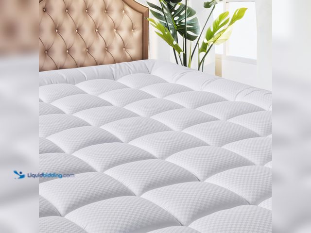 Lot 49-3527927 - MATBEBY King Size Mattress Pad - Cooling Breathable Mattress Topper, Quilted Fitted Mattress Protect...