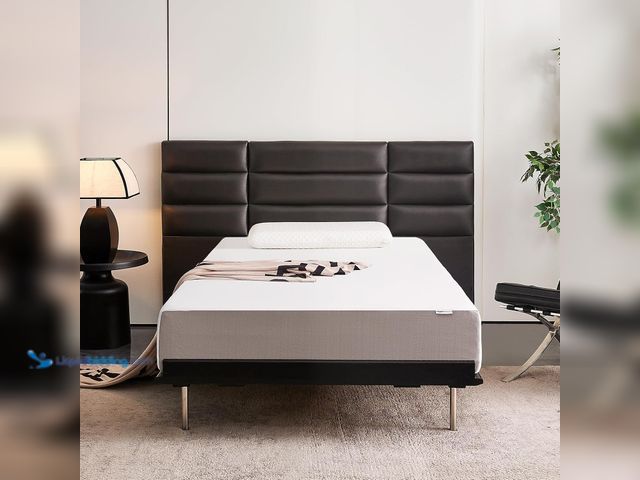 Lot 49-3531086 - Amazon Basics Memory Foam Mattress, Soft Plush Feel, 10 Inch, Twin, White/Grey Unused