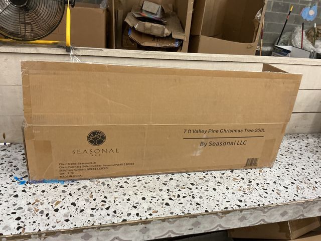 Lot 49-5447633 - Valley Pine Pre-Lit Tree with 200 LED Lights. [Model: 810126262158] Unused