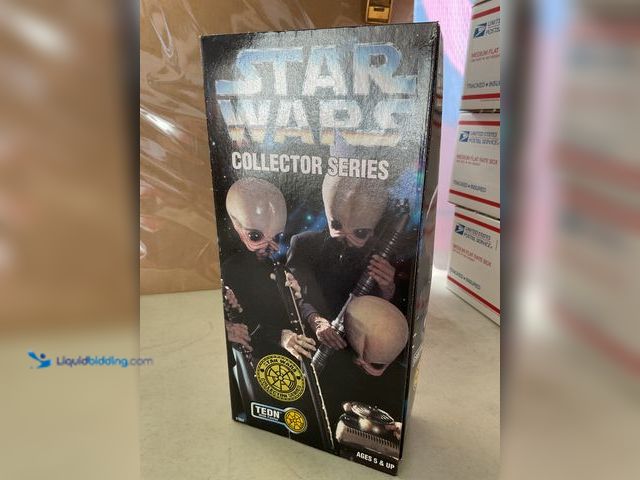 Lot 49-1810390 - COLLECTIBLE 1997 STAR WARS COLLECTOR SERIES TEDN WITH FANTAR 12 INCH ACTION FIGURE