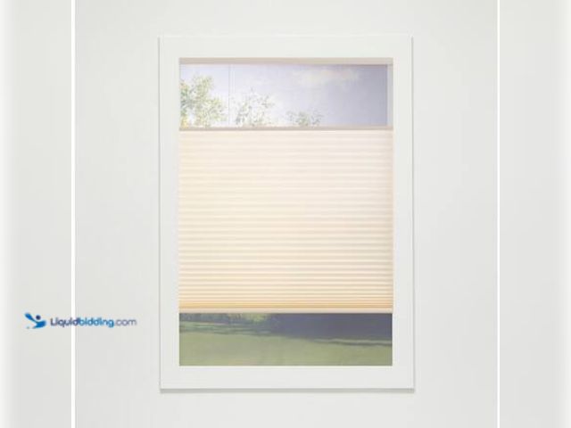 Lot 49-5581820 - QTY 5 - Perfect Lift Window Treatment Alabaster Cordless Top-Down Bottom-Up Light Filtering Eco Poly...