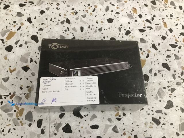 Lot 49-5410294 - Toumei HD Smart Mini Projector C800 Android. New