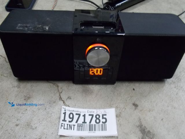 Lot 49-1971785 - 1 Logitech  S-00067 Ipod/Iphone Docking Speaker System Logitech Pure-Fi Express Plus Ipod/Iphone Doc...
