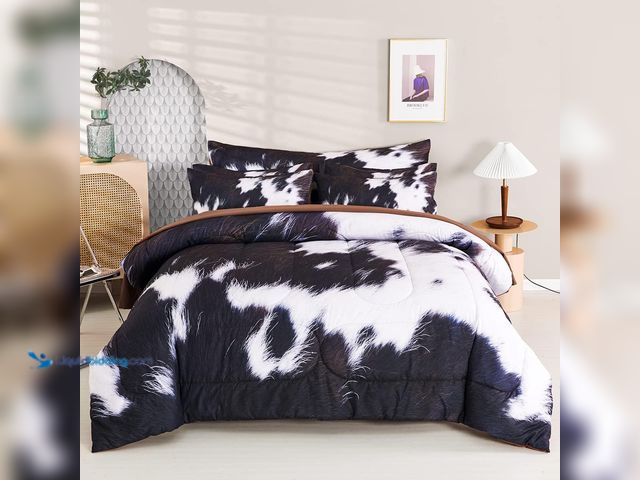Lot 49-5482113 - SUCSES Cow Print Comforter Set Queen Size, 8Pcs Cow Fur Print Bed Quilt Set with Comforter and Sheet...
