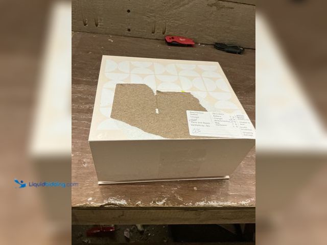 Lot 49-5477958 - LED Facial Mask (charger/attachments included) (tested work) Used