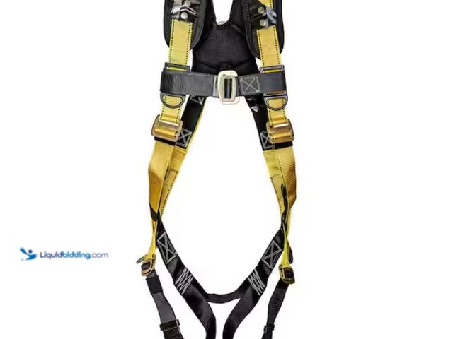 Lot 49-1567935 - Guardian Fall Protection Sz. M-L Seraph Universal Harness, Model # 11160, New.   Ref#SBS0114