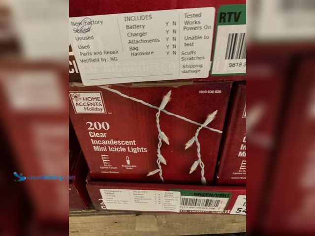 Lot 49-5463821 - Home Accents Holiday
200 Clear Incandescent Mini Icicle Lights (12packs) New