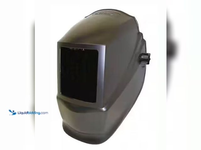 Lot 49-5478669 - Lincoln Electric
Basic Welding Helmet with No. 10 Lens (4-1/2 in. x 5-1/4 in. Viewing Area) Interne...