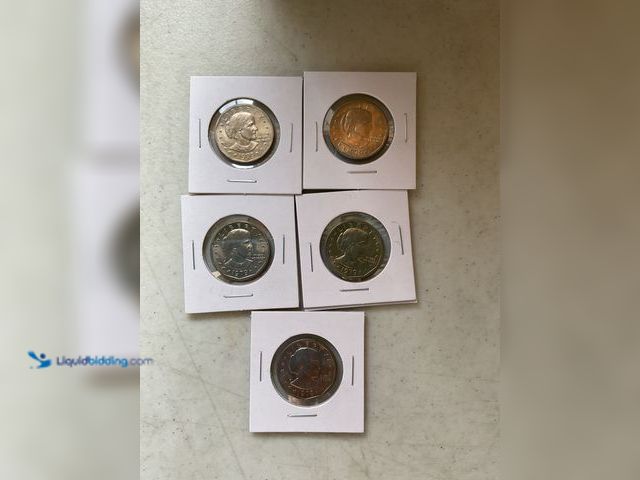 Lot 49-3503729 - LOT OF 5 SUSAN B ANTHONY ONE DOLLAR COINS ALL 1979