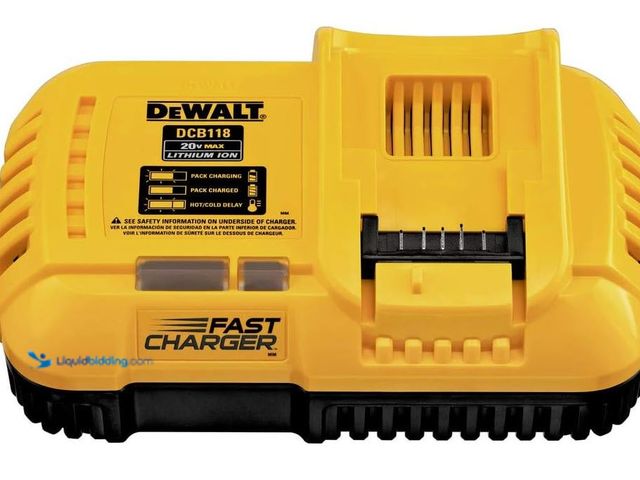 Lot 49-5551411 - DEWALT 20V MAX/FLEXVOLT Lithium-Ion, Fan Cooled Rapid Battery Charger (DCB118), Unused.