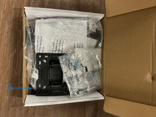 Lot 49-3528572 - Commercial Electric
Full Motion TV Wall Mount for 13 in. to 47 in. TVs (hardware included) Used