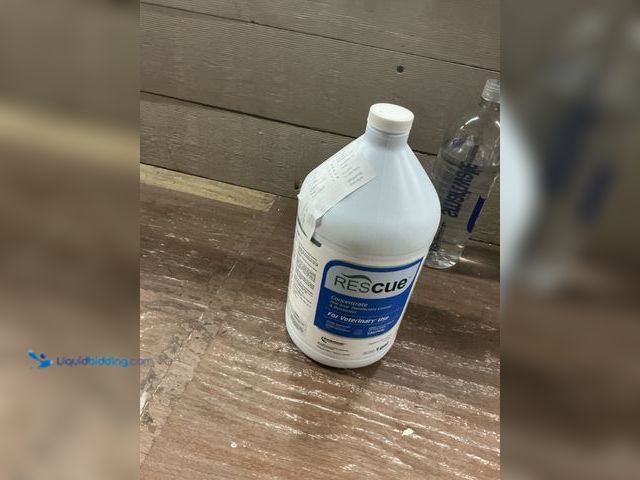 Lot 49-5482100 - Rescue Concentrate Disinfectants for Farm & Ranch (1 gal) New