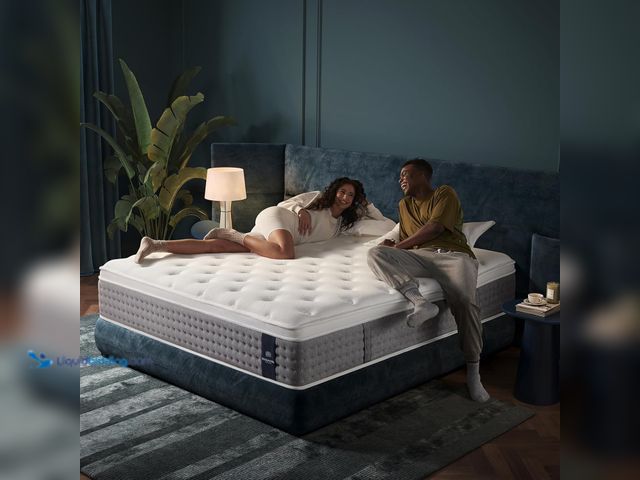 Lot 49-3532418 - 12 Inch Queen Size Mattress, Medium Firm Hybrid with Memory Foam & Individually Wrapped Coils, Certi...