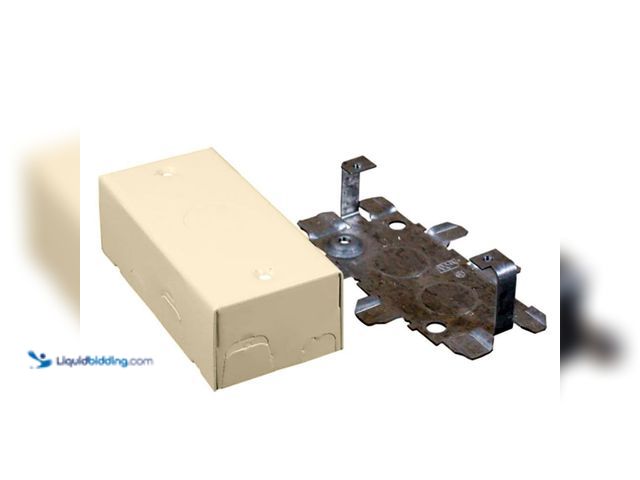 Lot 49-5487072 - Legrand
Wiremold 500 and 700 Series Metal Surface Raceway Utility Box, Ivory (5pack) Unused