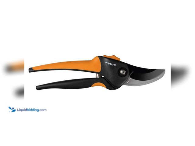 Lot 49-5552572 - Fiskars
3/4 in. Cut Capacity 9.4 in. Steel Blade Bypass Pruning Shears with SoftGrip Handles. Model...
