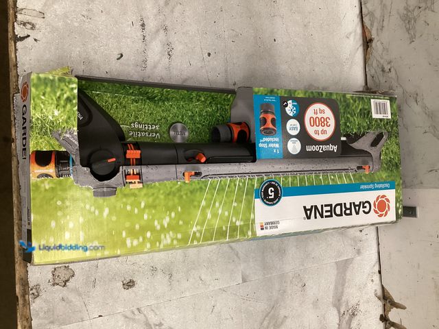 Lot 49-5542979 - Aquazoom Oscillating Sprinkler 3900 Sq. Ft - Great for Large Yards Unused