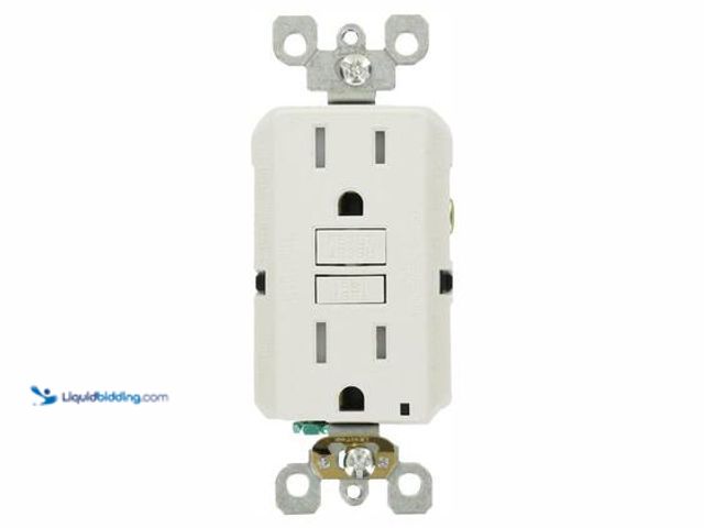 Lot 49-5572400 - QTY 2 - Leviton 15 Amp Self-Test SmartlockPro Slim Tamper Resistant GFCI Duplex Outlet, White (3-Pac...