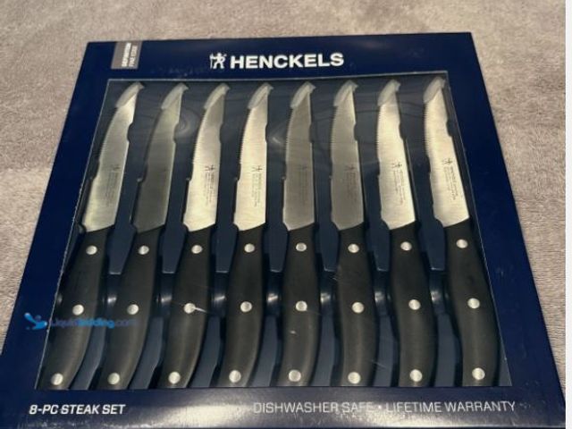 Lot 49-2020789 - Henckels Definition 4.5in Blade Stainless Steel Steak Knife Set of 8.MSRP: $25.00. Unused.  Ref#LBRe...