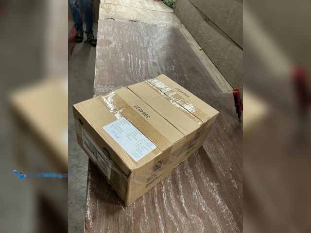 Lot 49-5477704 - LEDVANCE Sylvania 11W LED A19 Bulb, E26, 1100 lm, 120V, 2700K, Clear (12pack) New