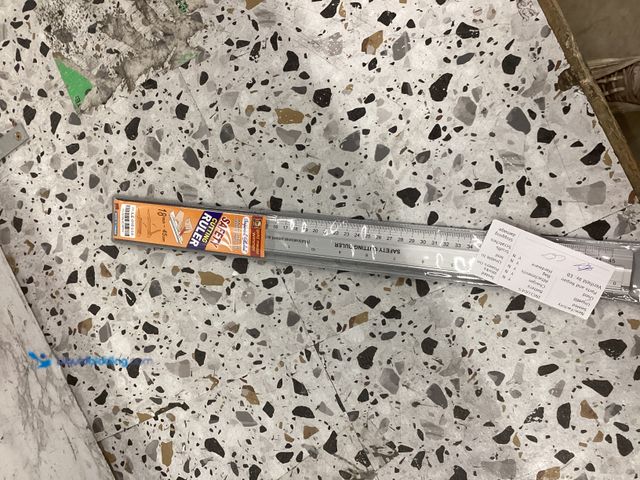 Lot 49-5486762 - Safety Cutting Ruler 10 inch - 45cm Item is unused