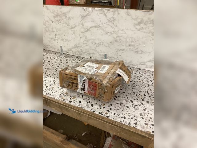 Lot 49-5460320 - 25 Lb Weights Item is used in a PK of 2.