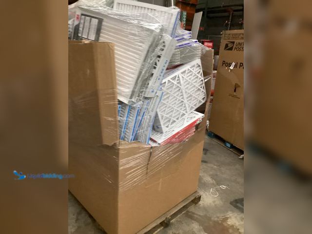 Lot 49-5454134 - Air Filter Salvage Pallet - IMPORTANT: Please note that the condition of this lot is SALVAGE. Salvag...