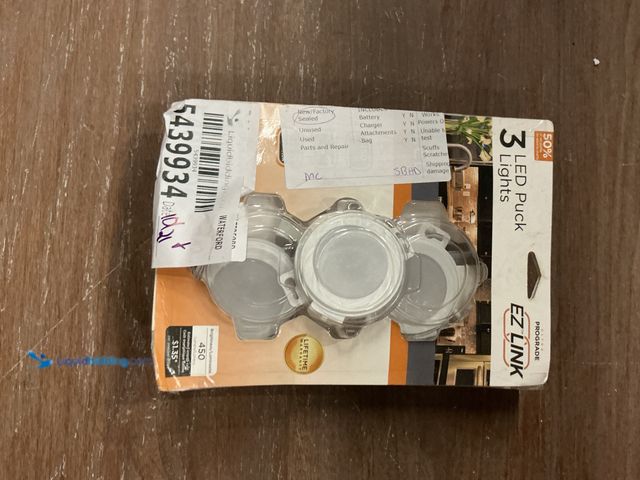 Lot 49-3527328 - 3 LED Puck Lights 450 Lumens New  New